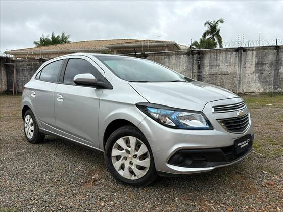 CHEVROLET ONIX 1.4 MPFI LT 8V FLEX 4P MANUAL CHEVROLET ONIX 1.4 MPFI LT 8V FLEX 4P MANUAL